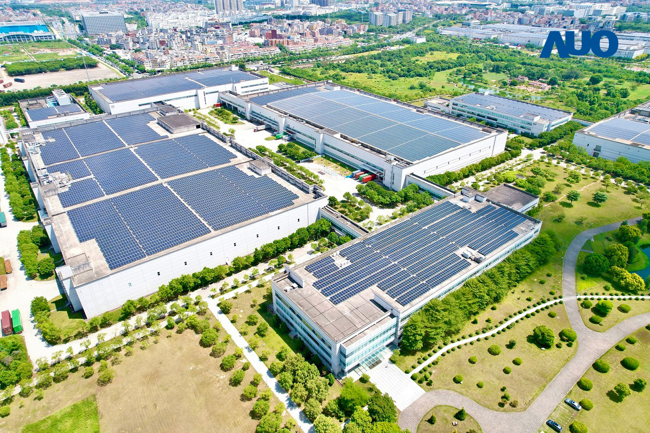友達廈門推動智慧製造同時，透過綠電創能縱深推進綠色轉型，廠區全屋頂鋪設太陽能板，每年太陽能發電 2,600多萬度